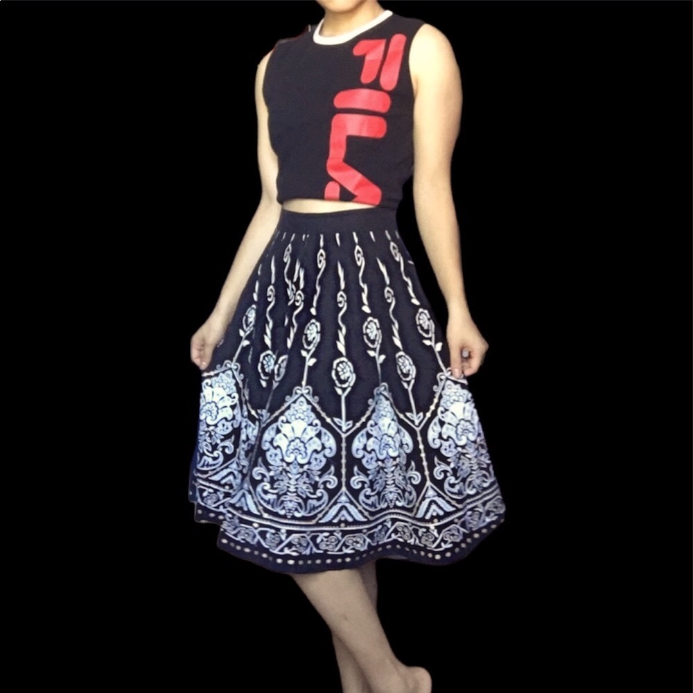 Skirt from Italy. Aesthetic skirt gives that luxurious, elegant look. Take offer